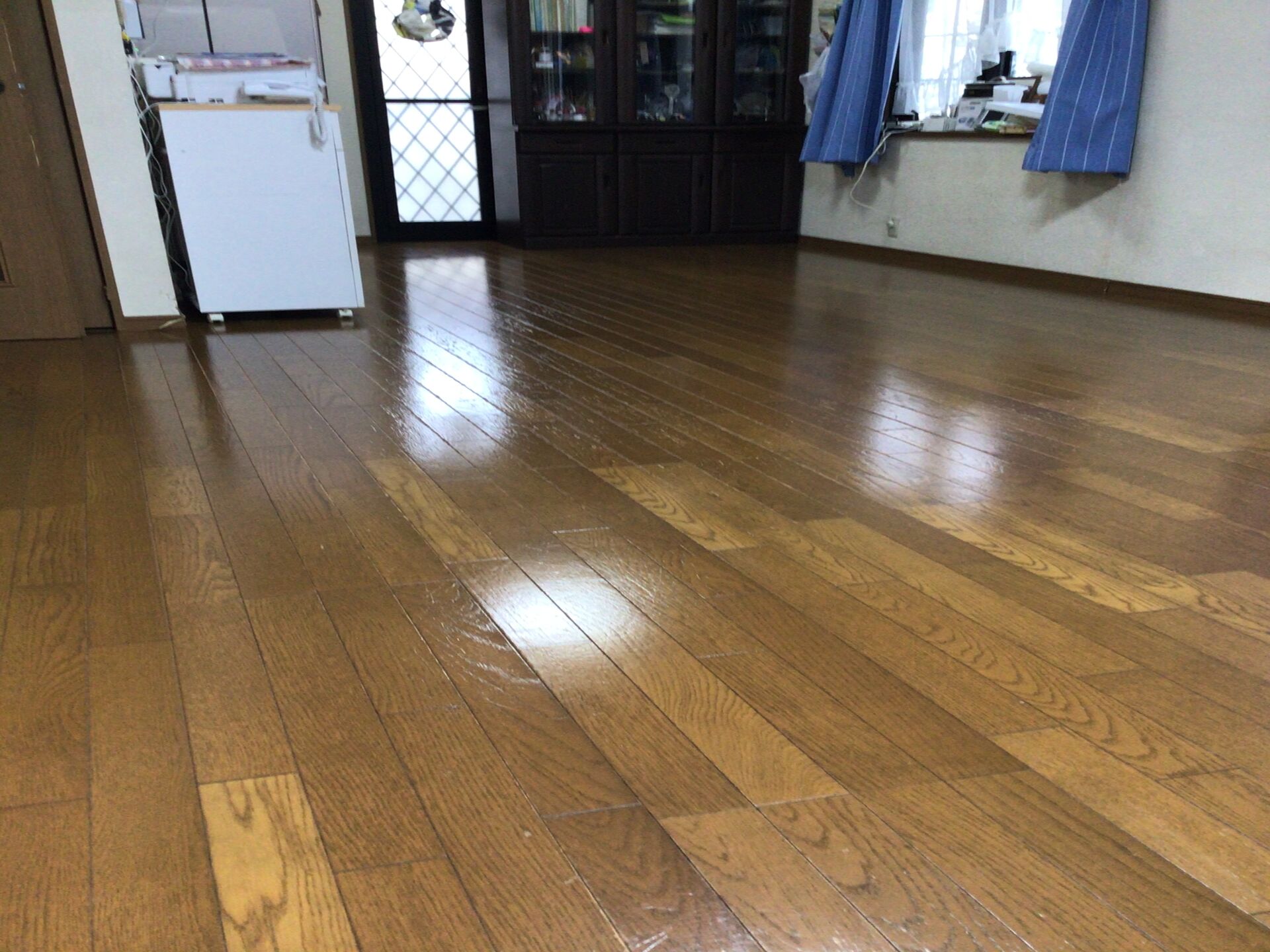 フローリングのWAX