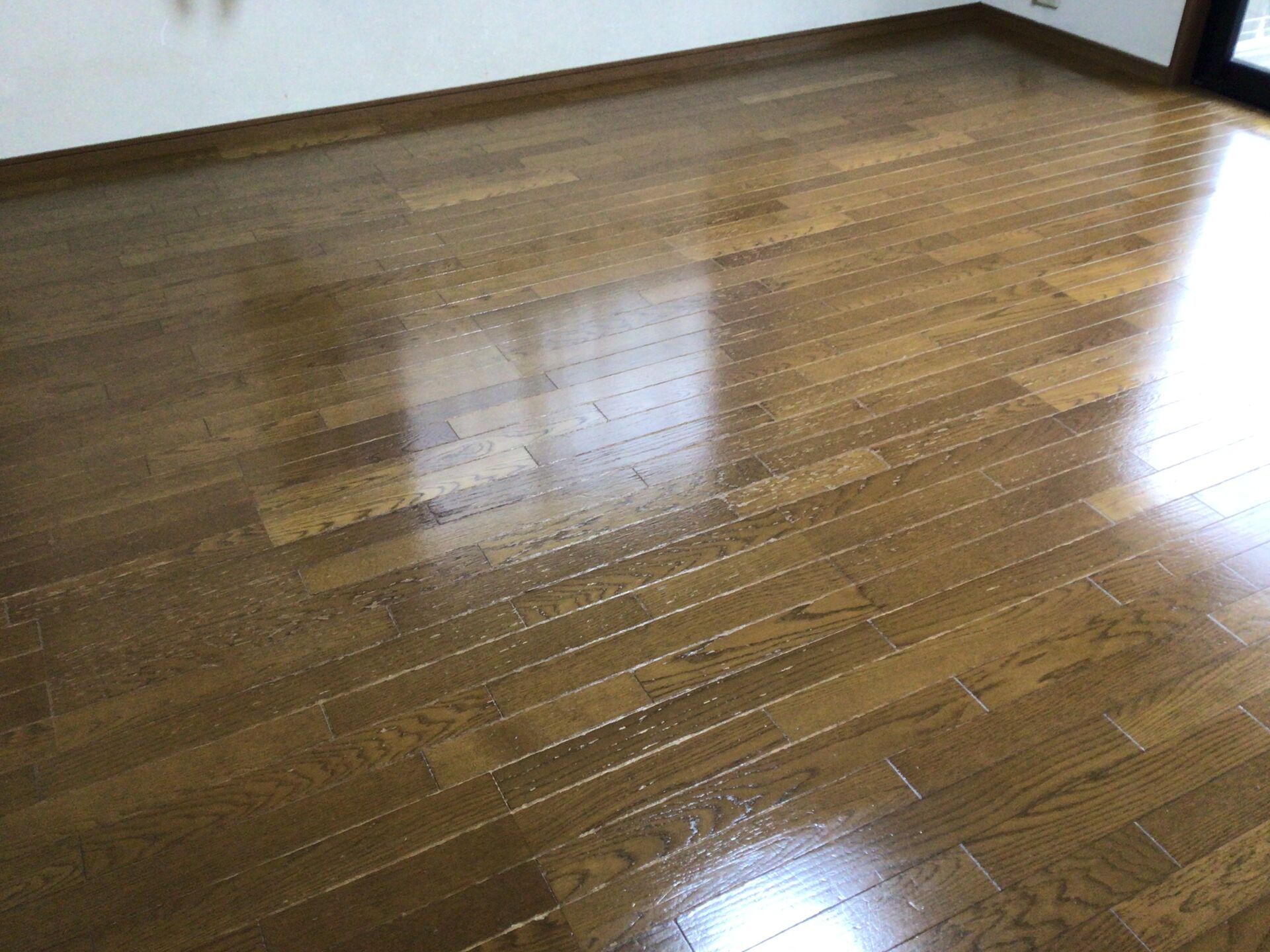 フローリングのWAX